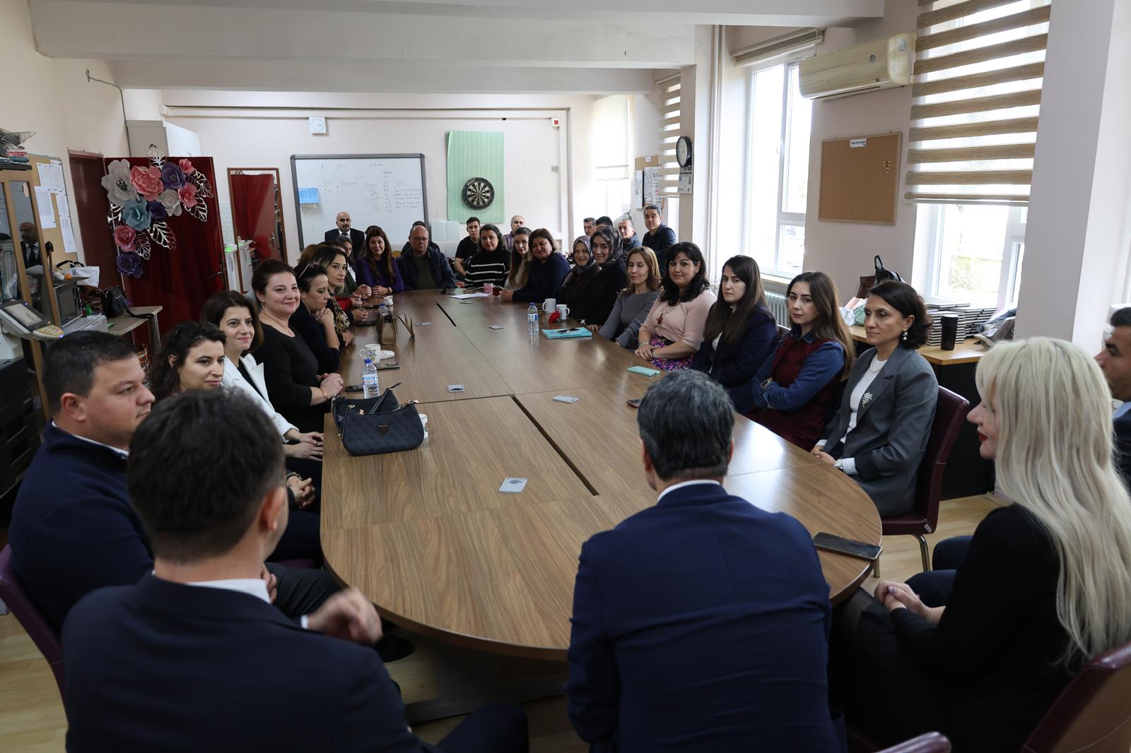 Başkan Soyuak’tan Öğretmenler Günü Ziyareti